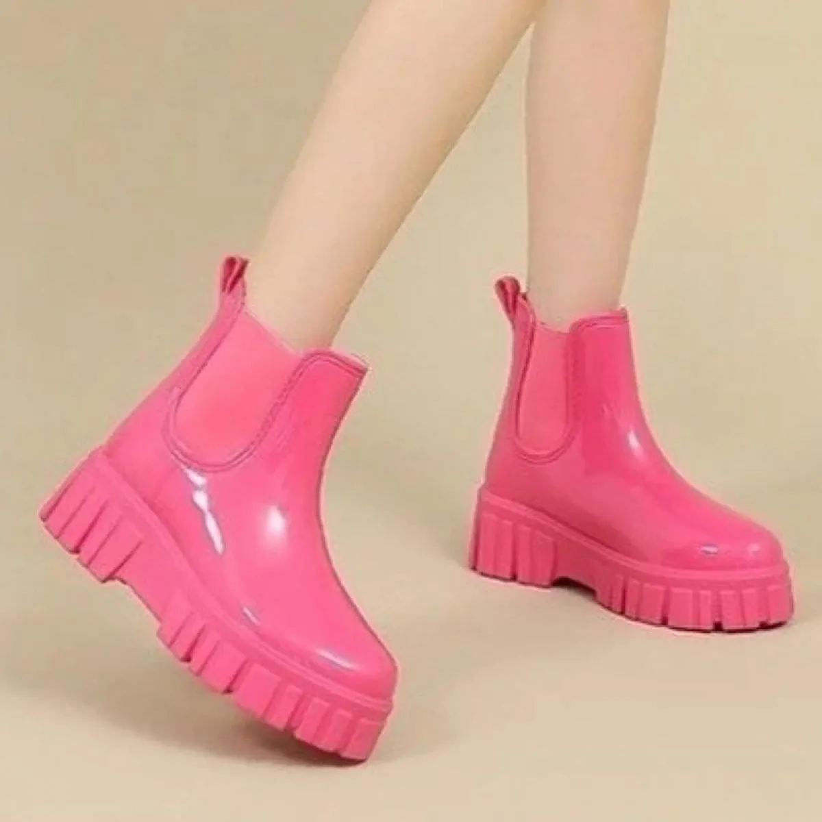 2023 Scarpe da donna di moda Punta tonda Stivali corti da donna Tendenza Comodi stivali da donna impermeabili Solid Pu Fashion B