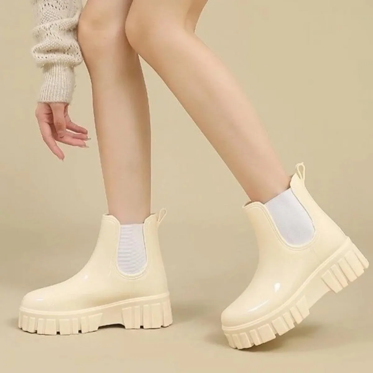 2023 Scarpe da donna di moda Punta tonda Stivali corti da donna Tendenza Comodi stivali da donna impermeabili Solid Pu Fashion B