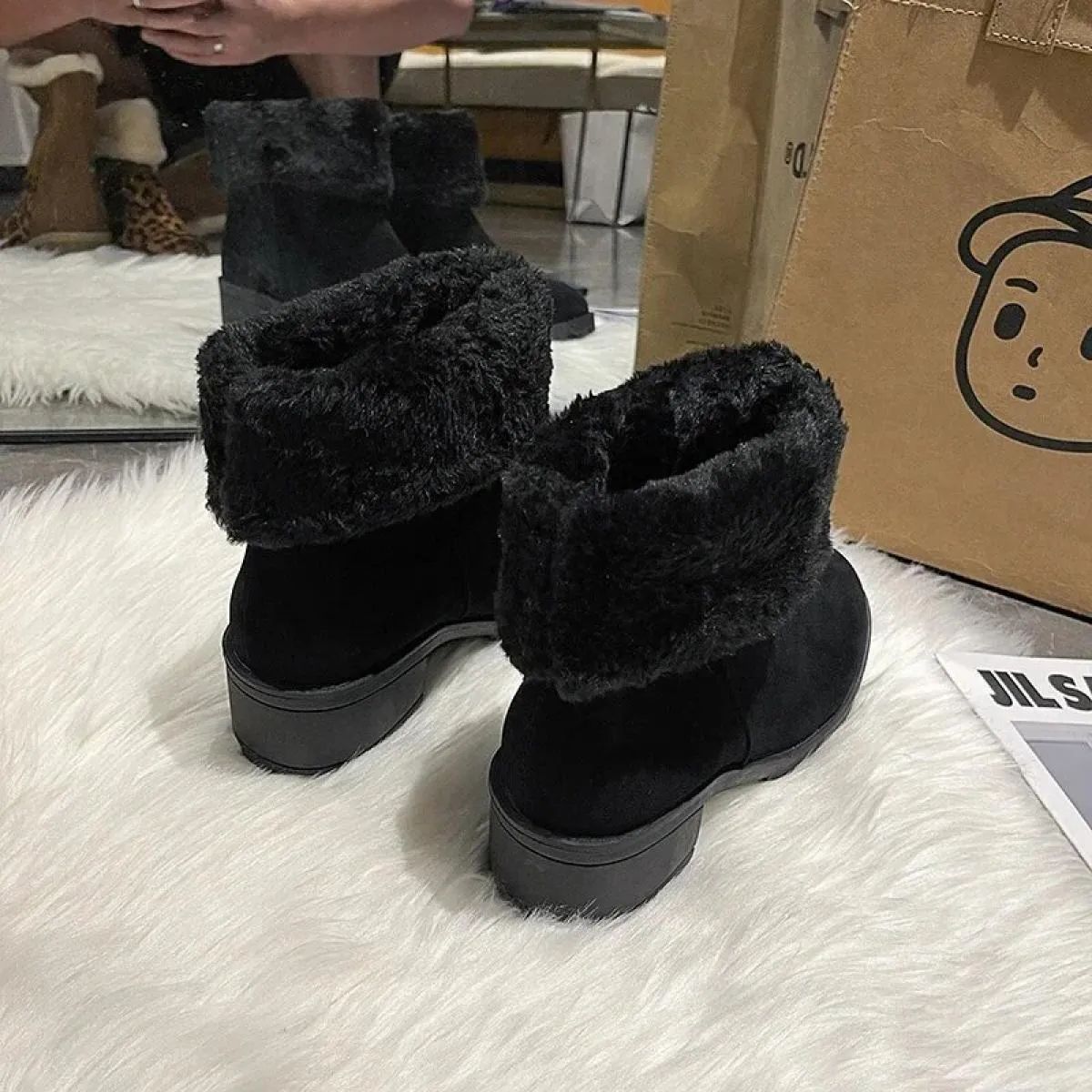 2024 Nuovi stivali invernali Impermeabili, morbidi e caldi Peluche Testa tonda Gomma di base Solido Stivali da donna comodi per