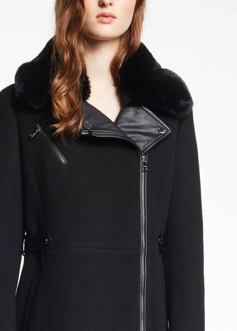 Cappotto con dettagli in eco pelle