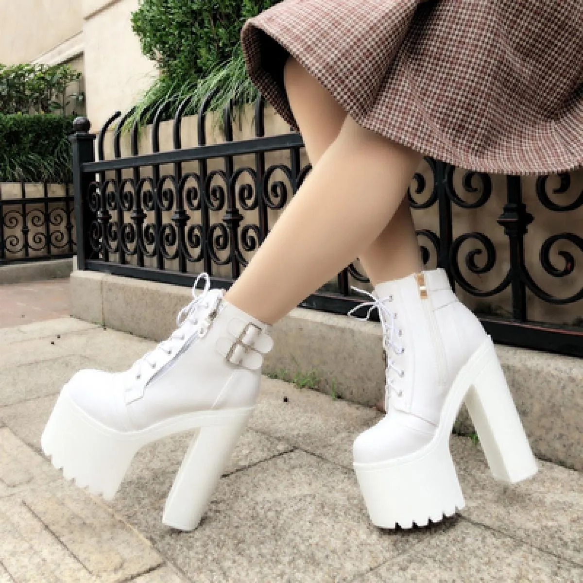 E tacchi alti da discoteca Nuovo grezzo con stivali da donna con tacco alto Stivali con plateau impermeabili Stivali da donna