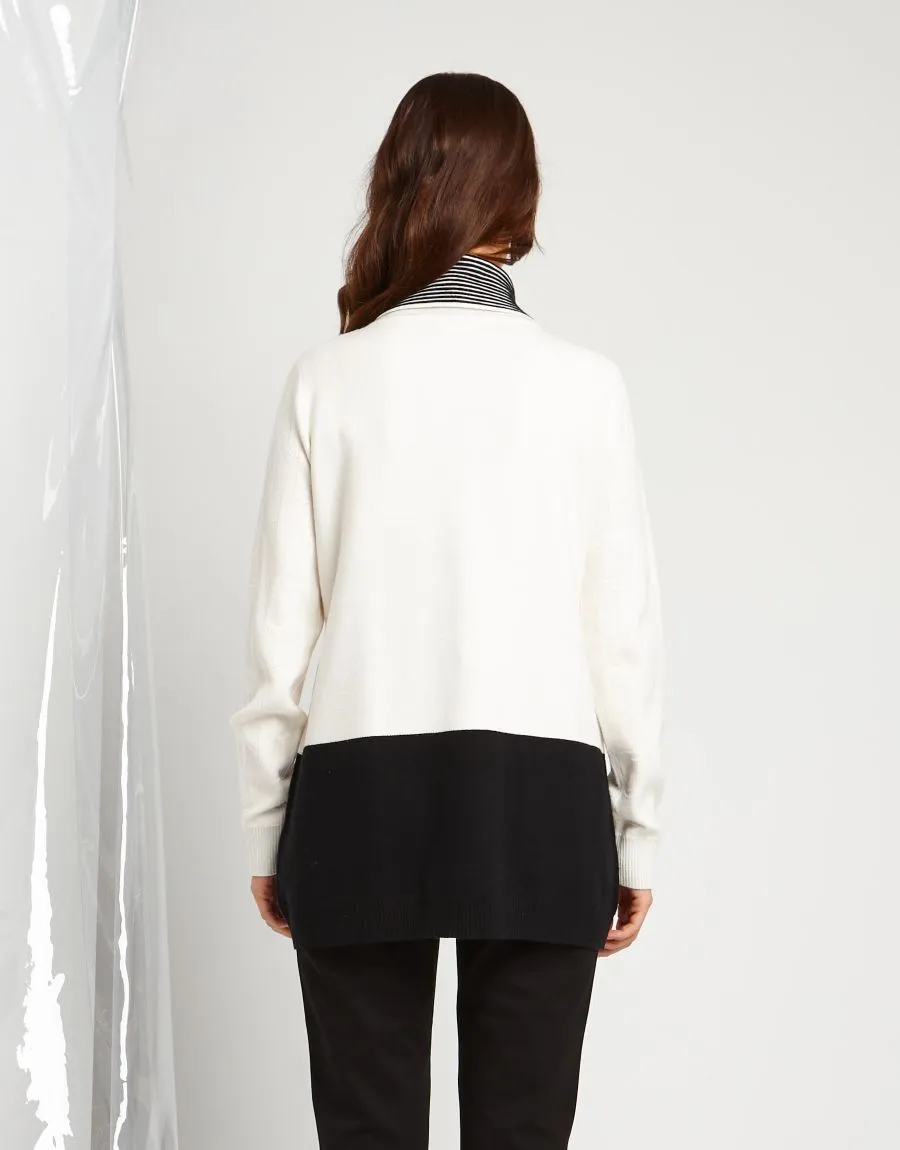 Maglia con collo alto e morsetti