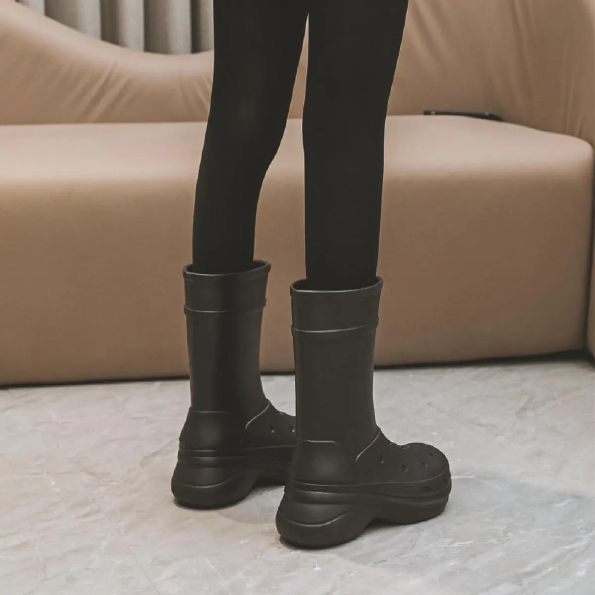Nuove scarpe da pioggia robuste per le donne Stivali da pioggia impermeabili in gomma Punta tonda Slipon Stivali lunghi Stivali