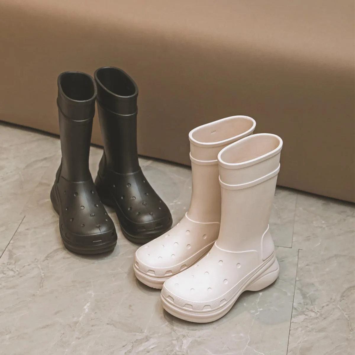 Nuove scarpe da pioggia robuste per le donne Stivali da pioggia impermeabili in gomma Punta tonda Slipon Stivali lunghi Stivali