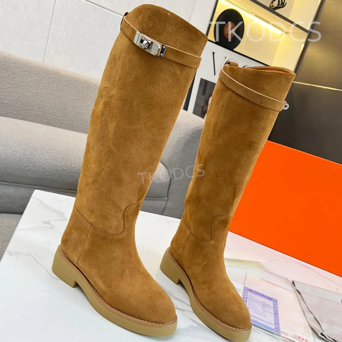 Nuovo arrivo stivali alti al ginocchio in vera pelle donna stivali da cavaliere con decorazioni in metallo slip on stivali Chels