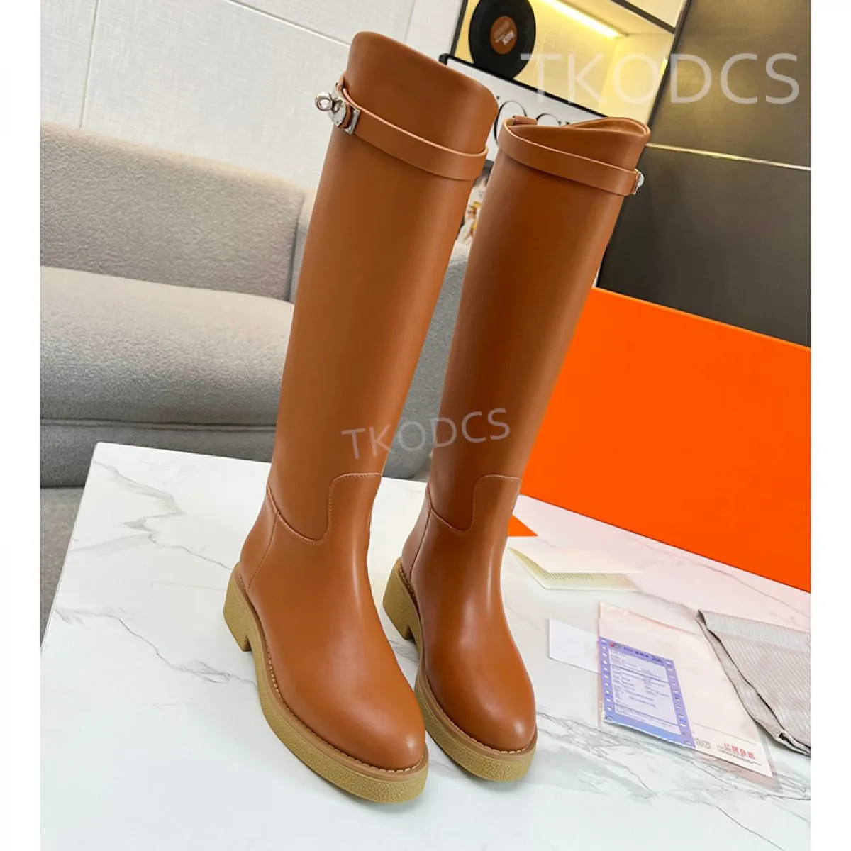 Nuovo arrivo stivali alti al ginocchio in vera pelle donna stivali da cavaliere con decorazioni in metallo slip on stivali Chels