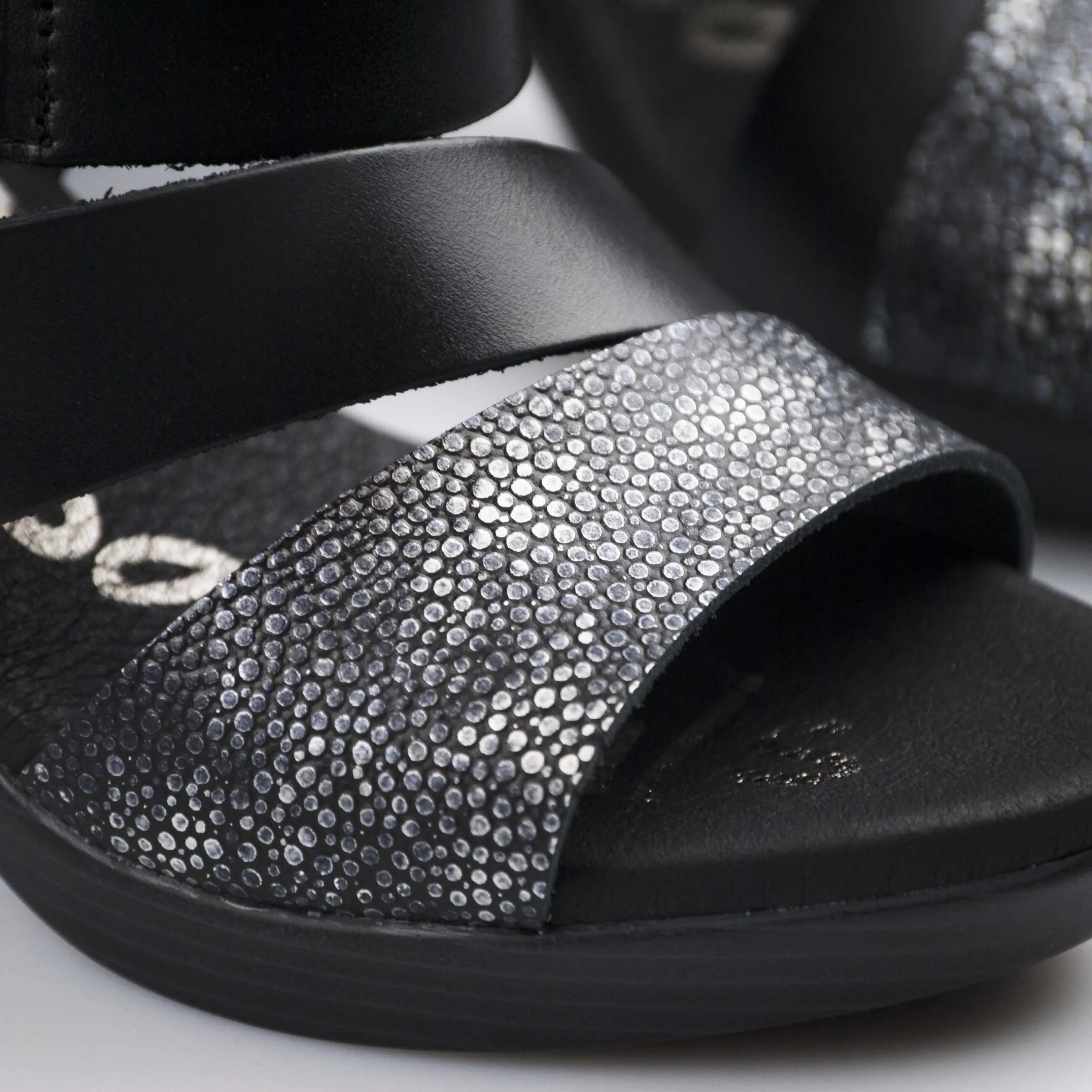 Oh! My Sandals Sandalo con tacco e fasce diagonali pelle nero