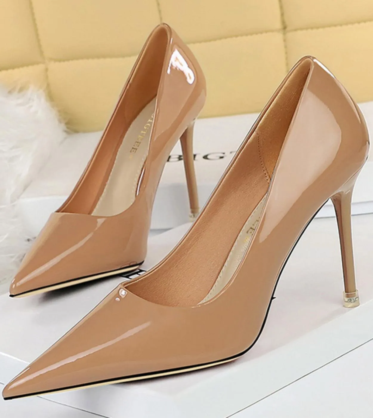 Scarpe con tacco da donna bordeaux Scarpe con tacco alto bordeaux Scarpe da donna con tacco alto Décolleté 2023
