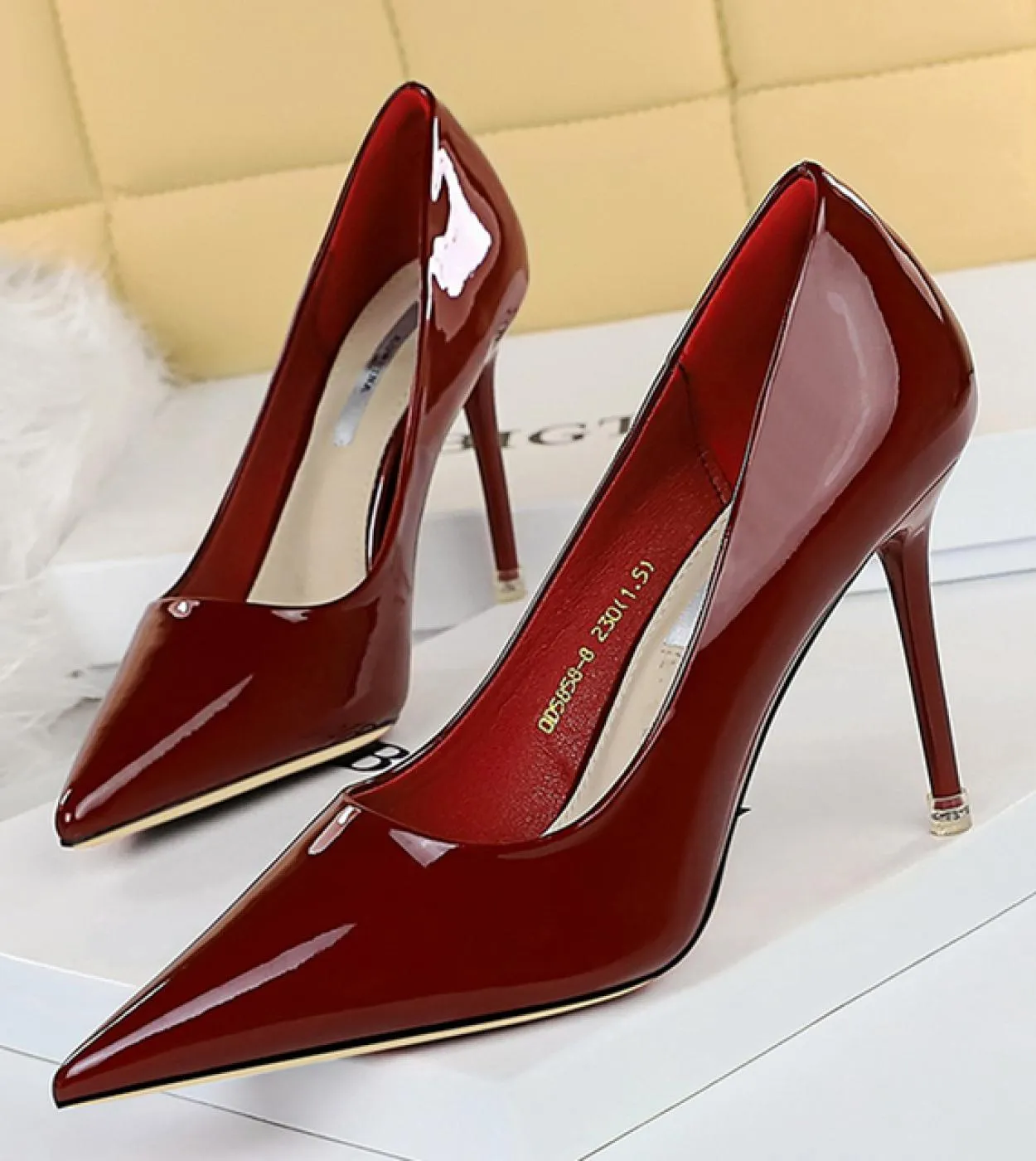 Scarpe con tacco da donna bordeaux Scarpe con tacco alto bordeaux Scarpe da donna con tacco alto Décolleté 2023