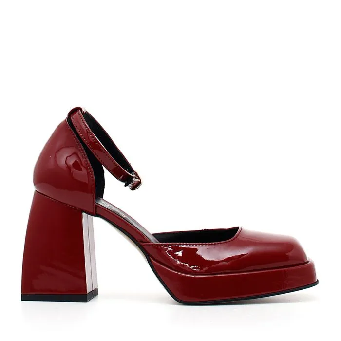 SCARPE CON TACCO IN VERNICE