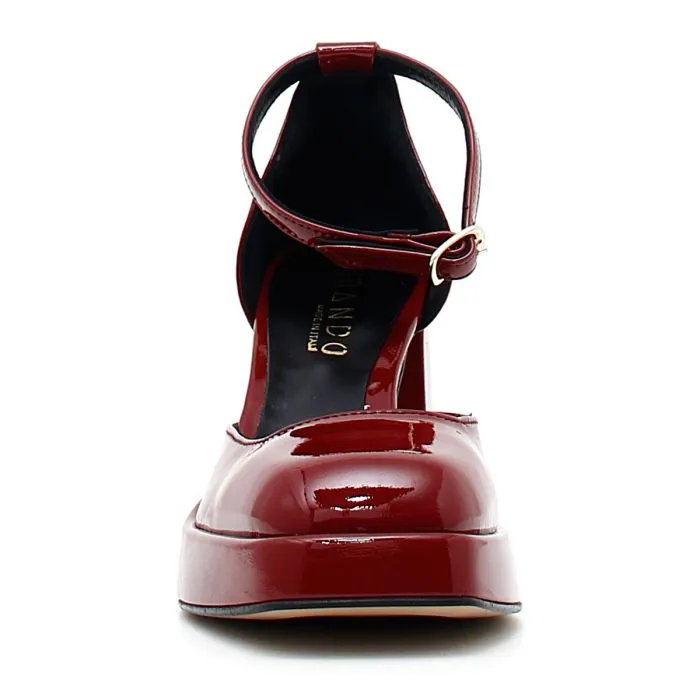 SCARPE CON TACCO IN VERNICE