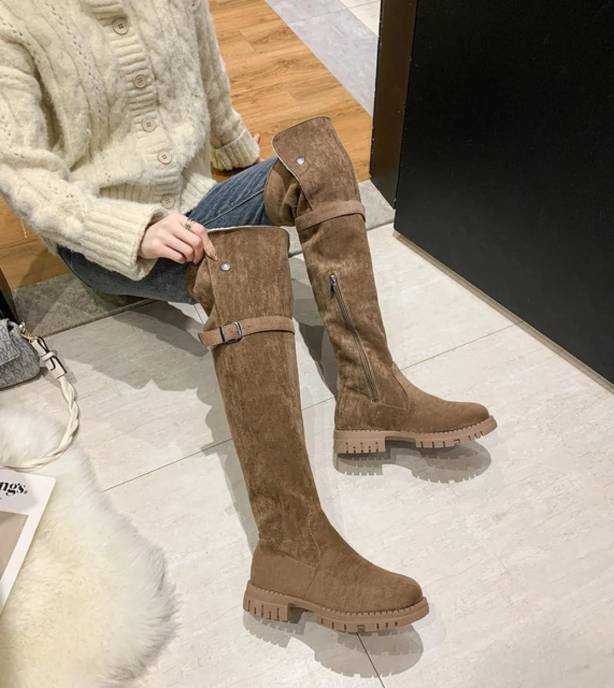 Stivali alti al ginocchio Scarpe retrò in cotone spesso da donna Stivali lunghi piatti invernali Stivali da cavaliere in peluche