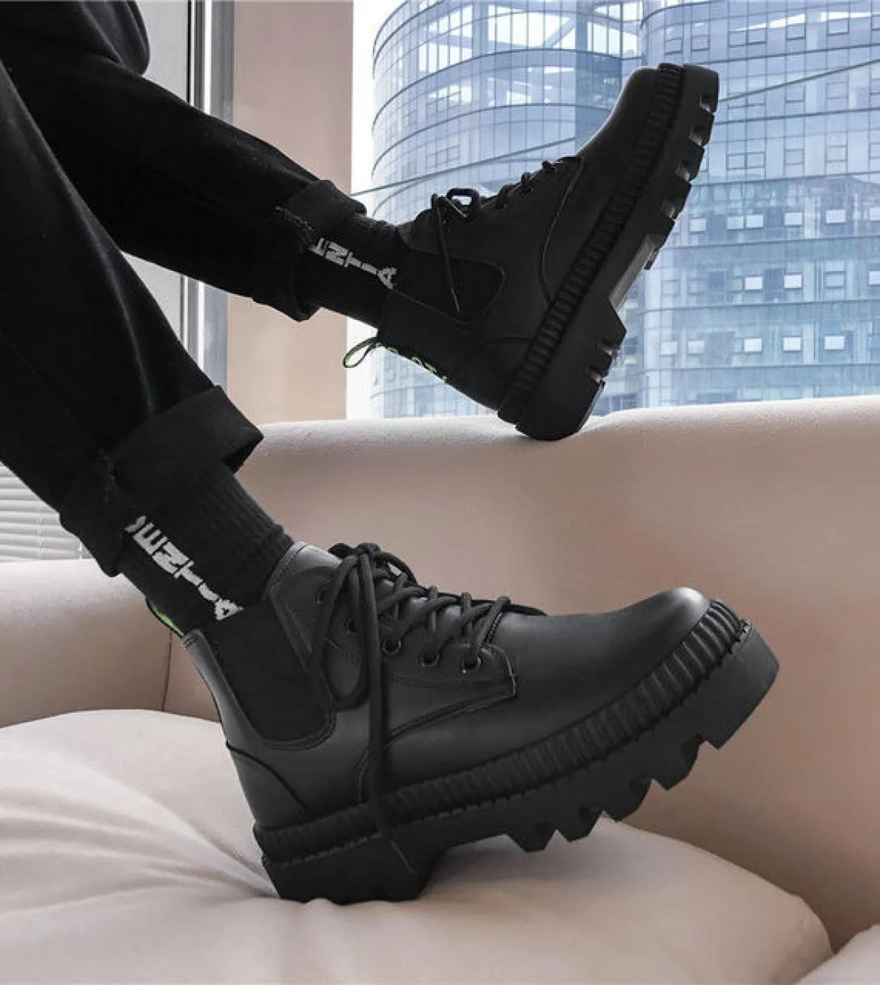 Stivali da uomo Scarpe da uomo invernali antiscivolo e impermeabili Stivali alti con piattaforma per utensili di supporto Stival