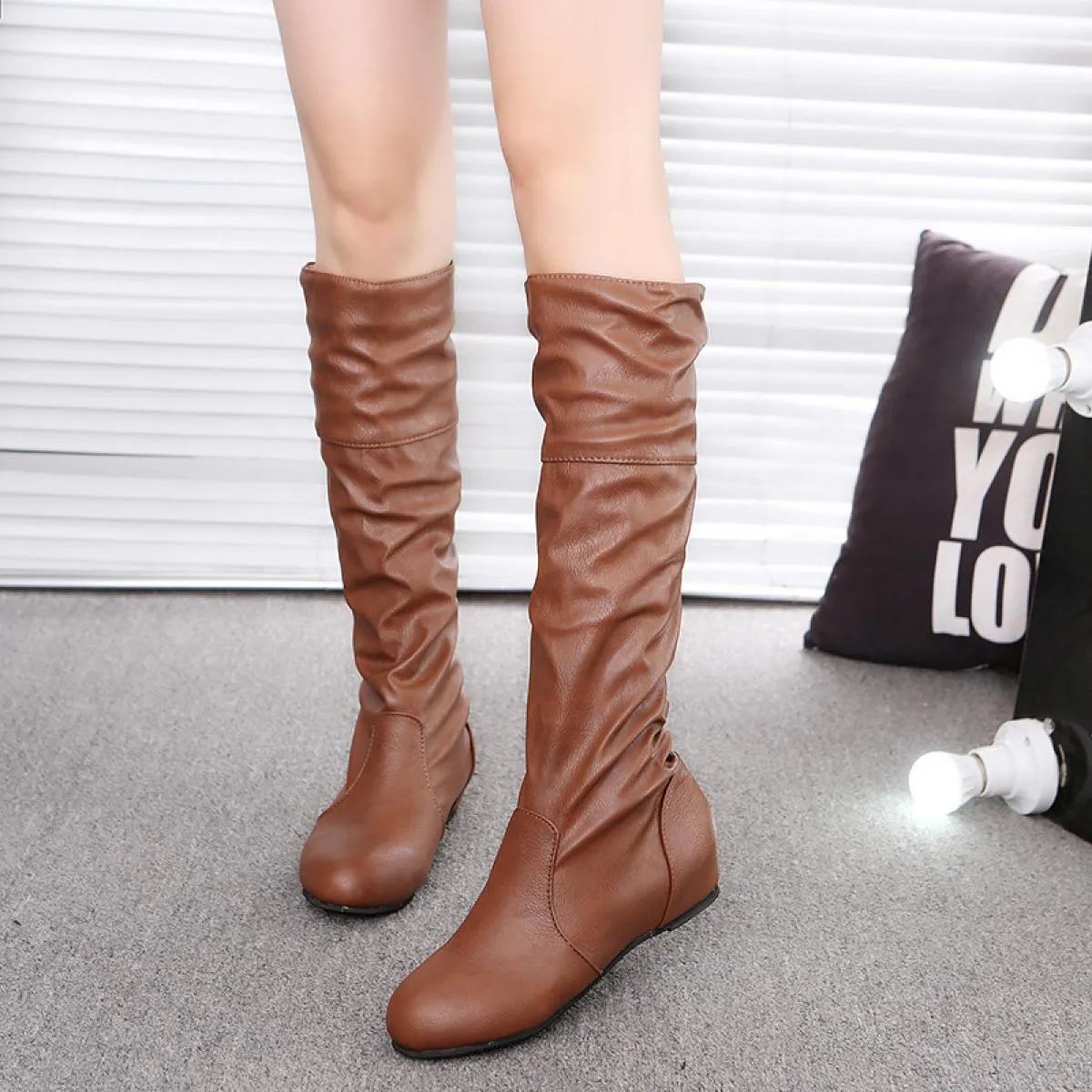 Stivali Europa Donna Stivali alti alla coscia piatti Stivali in pelle Donna Punta tonda Al ginocchio Scarpe di lusso moda Donna